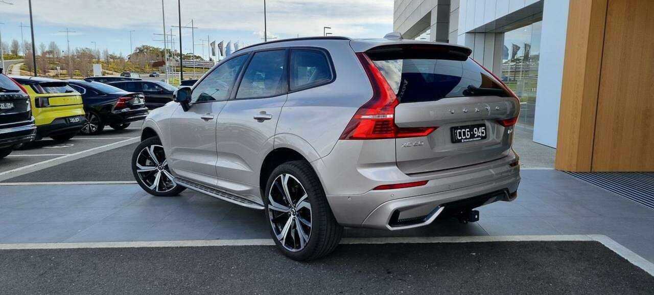 Volvo  UZ MY23 Ultimate B6 AWD Dark