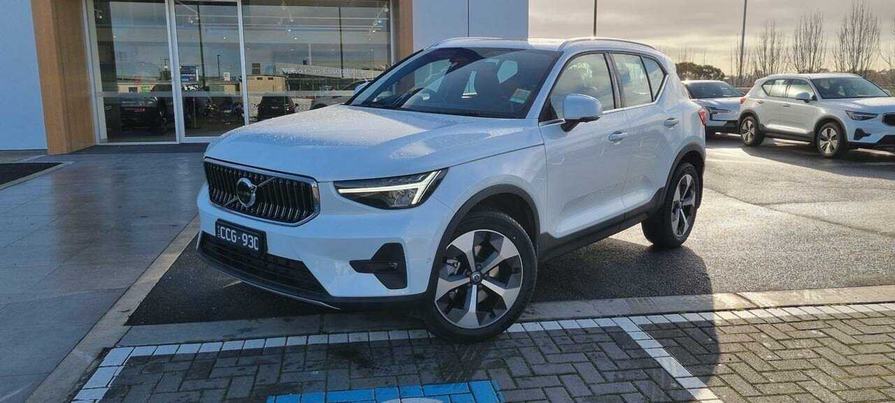 Volvo  XC40 Ultimate, B4 Mild Hybrid, Petrol, Bright