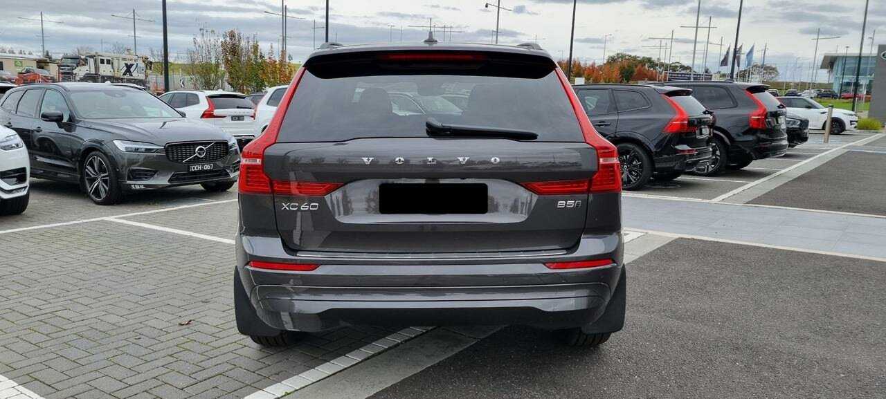 Volvo  XC60 Plus, B5 Mild Hybrid, Petrol