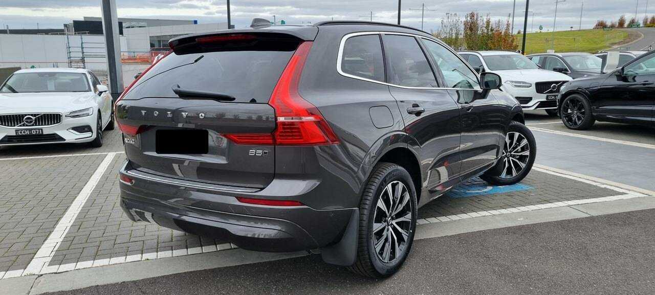 Volvo  XC60 Plus, B5 Mild Hybrid, Petrol