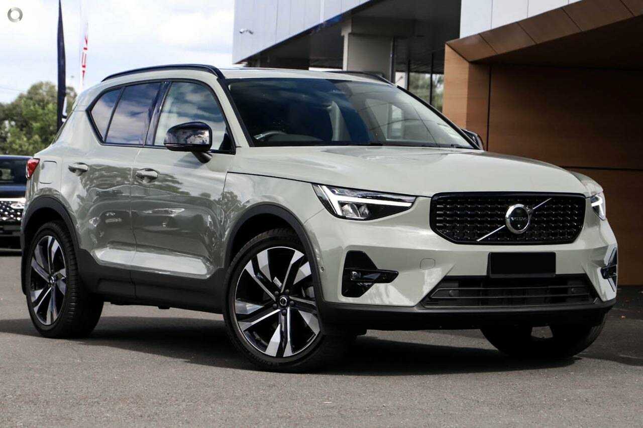 Volvo  XC40 Ultimate, B5 Mild Hybrid, Petrol, Dark