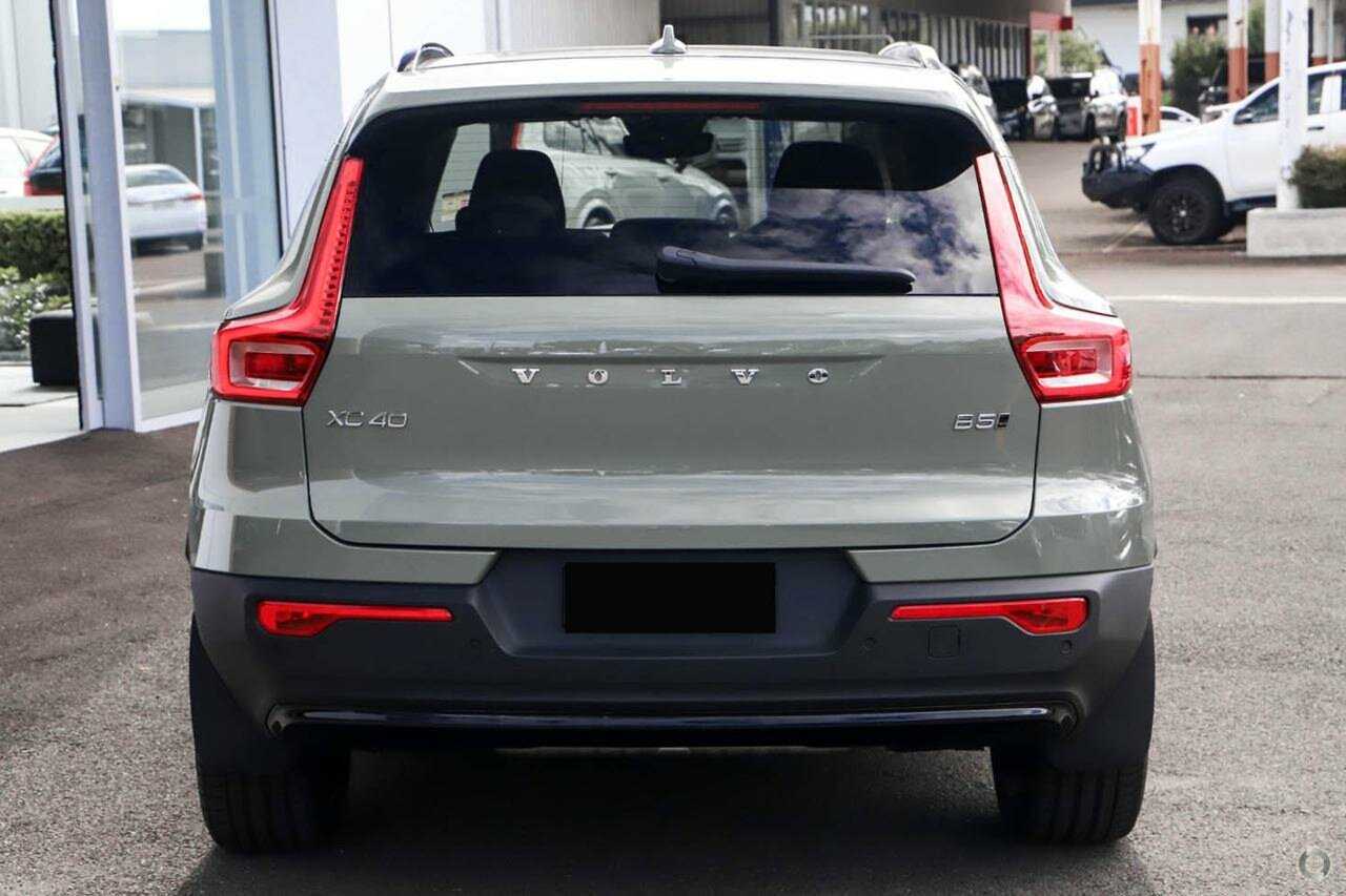 Volvo  XC40 Ultimate, B5 Mild Hybrid, Petrol, Dark