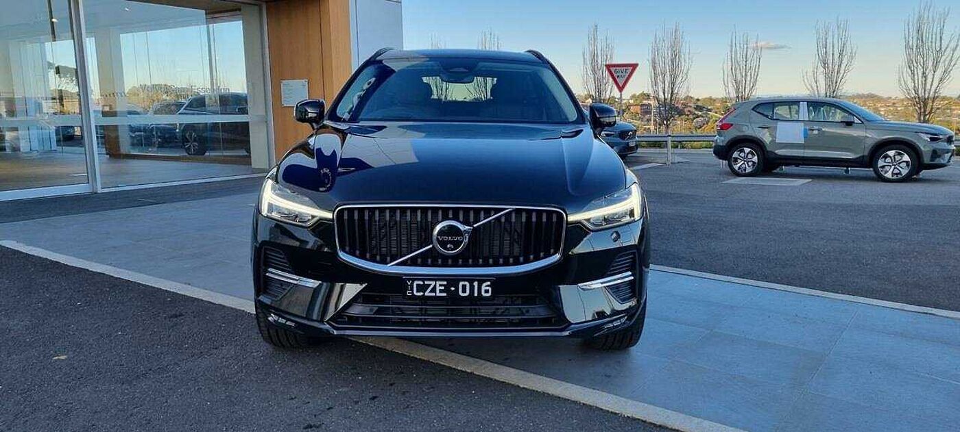 Volvo  UZ MY23 Plus B5 AWD