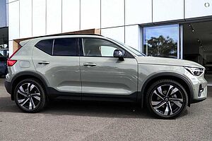 Volvo  XC40 Ultimate, B5 Mild Hybrid, Petrol, Dark