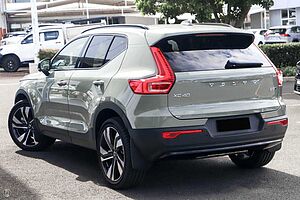 Volvo  XC40 Ultimate, B5 Mild Hybrid, Petrol, Dark