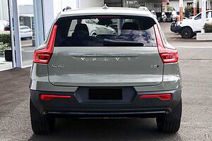 Volvo  XC40 Ultimate, B5 Mild Hybrid, Petrol, Dark